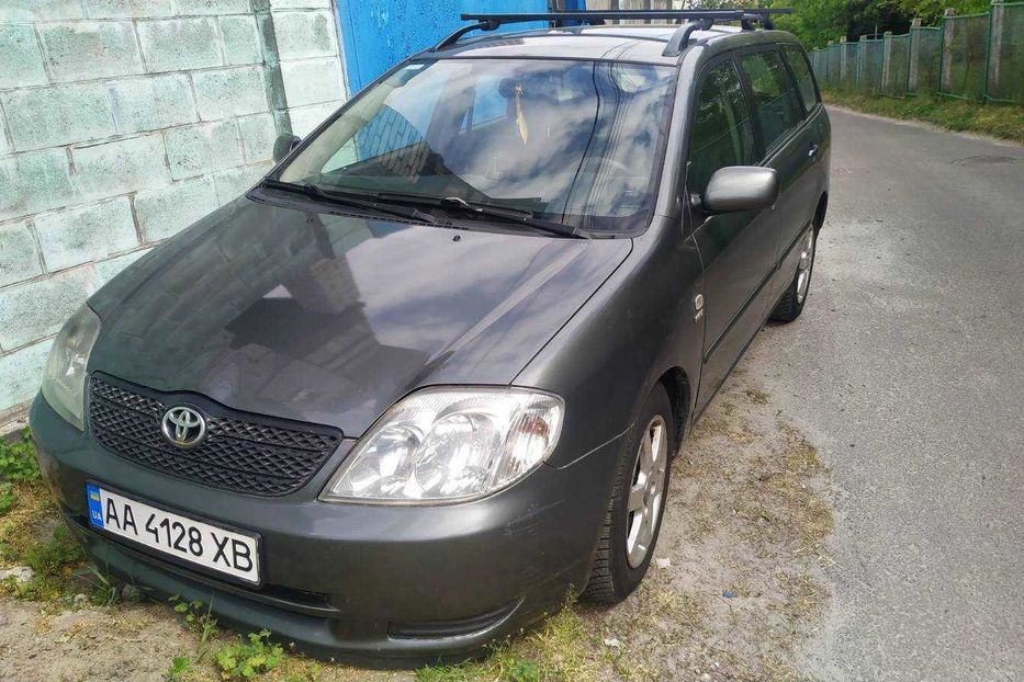 Продам Toyota Corolla 2003 года в Киеве