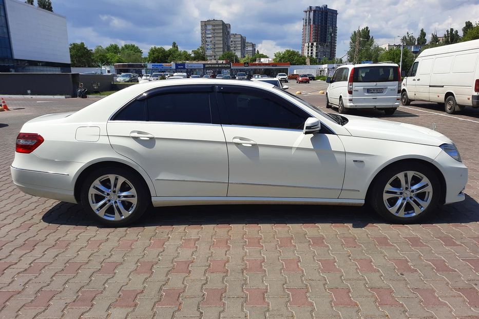 Продам Mercedes-Benz E-Class avangarde+ 2012 года в Одессе