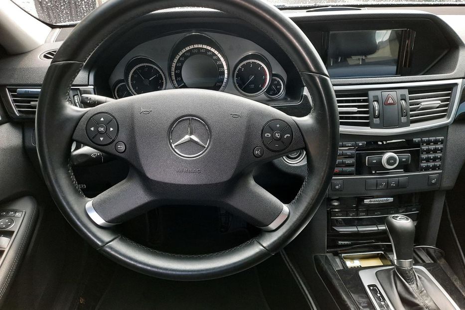 Продам Mercedes-Benz E-Class avangarde+ 2012 года в Одессе