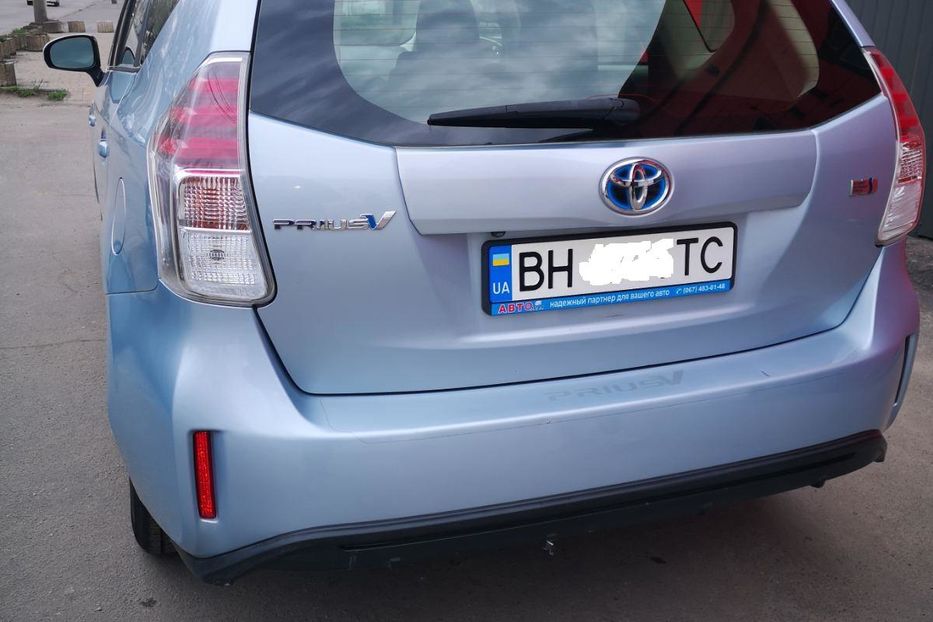 Продам Toyota Prius V 2015 года в Одессе