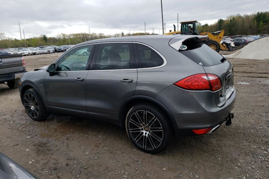 Продам Porsche Cayenne 2014 года в Киеве