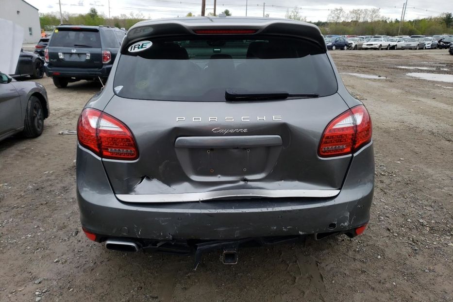 Продам Porsche Cayenne 2014 года в Киеве