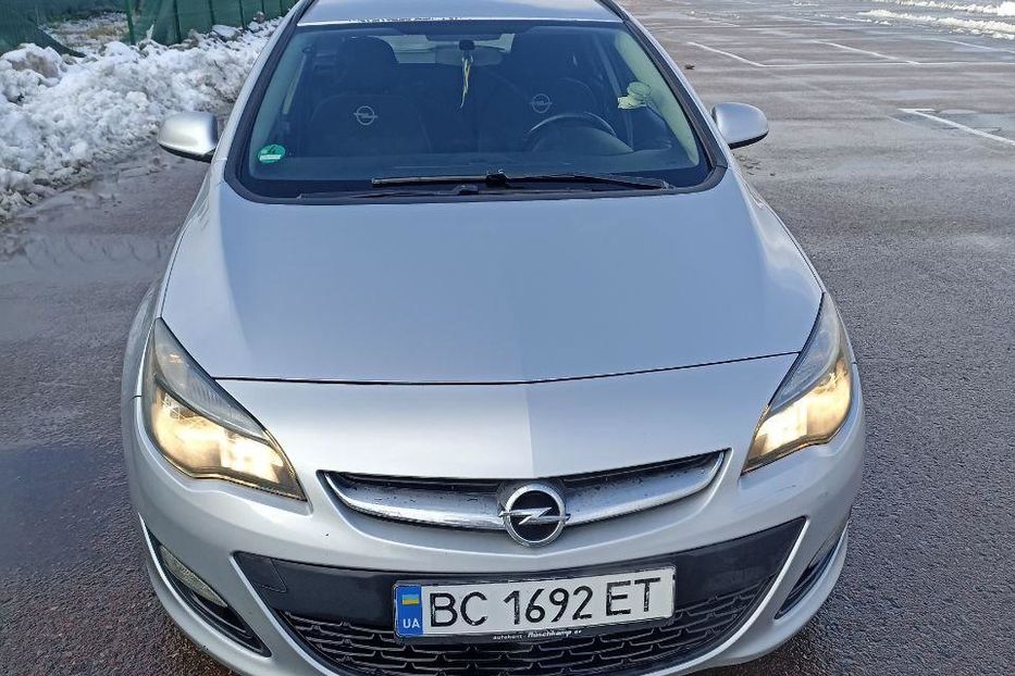 Продам Opel Astra J 2013 года в Львове