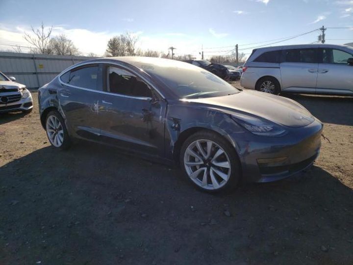 Продам Tesla Model 3 60 kWh (325 лс) 2020 года в Черновцах