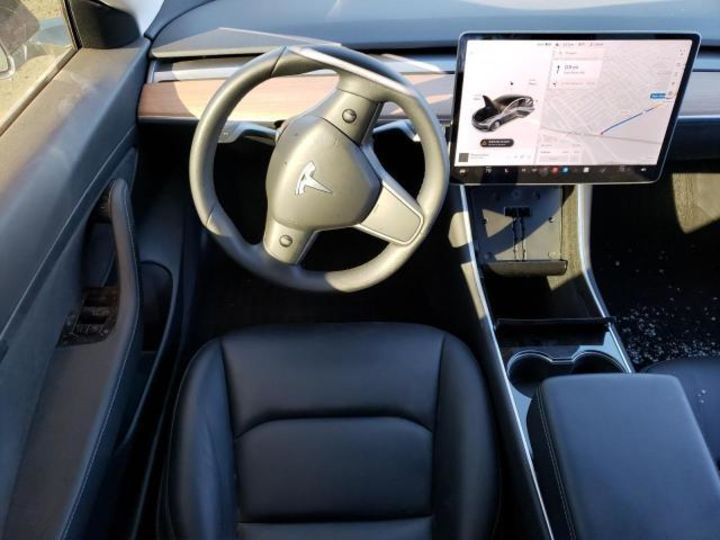 Продам Tesla Model 3 60 kWh (325 лс) 2020 года в Черновцах