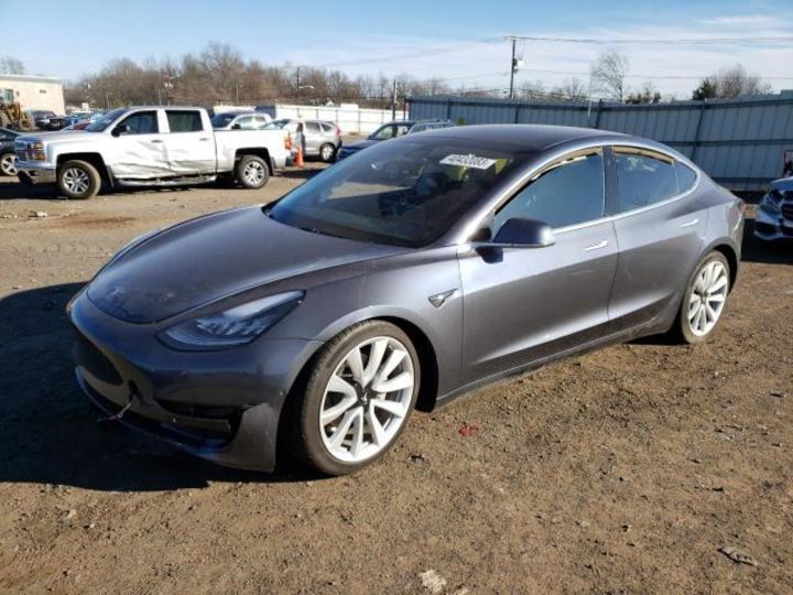 Продам Tesla Model 3 60 kWh (325 лс) 2020 года в Черновцах