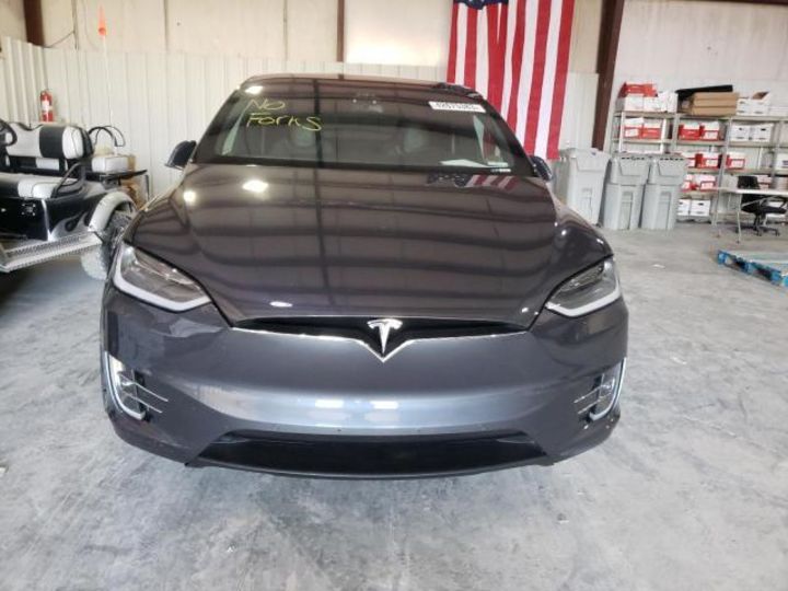 Продам Tesla Model X  Long Range 100 kWh (422 лс)  2019 года в Черновцах