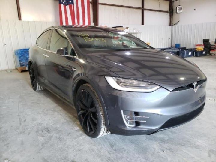 Продам Tesla Model X  Long Range 100 kWh (422 лс)  2019 года в Черновцах