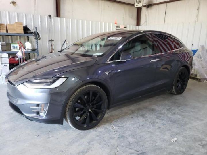 Продам Tesla Model X  Long Range 100 kWh (422 лс)  2019 года в Черновцах