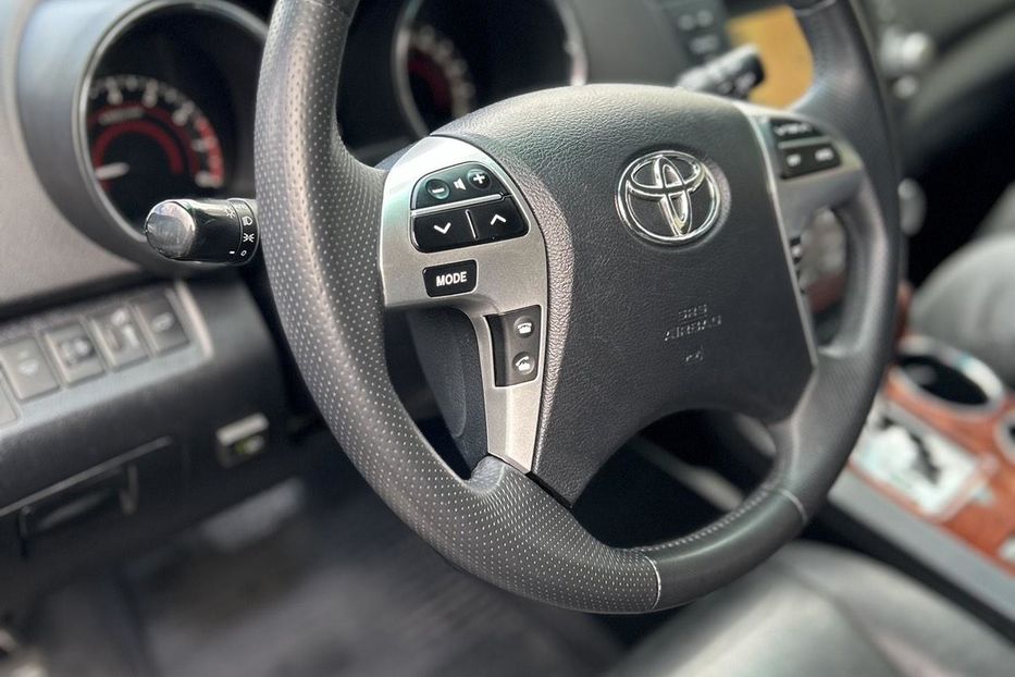 Продам Toyota Highlander 2011 года в Полтаве