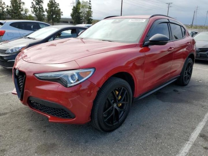 Продам Alfa Romeo Stelvio 2020 года в Киеве