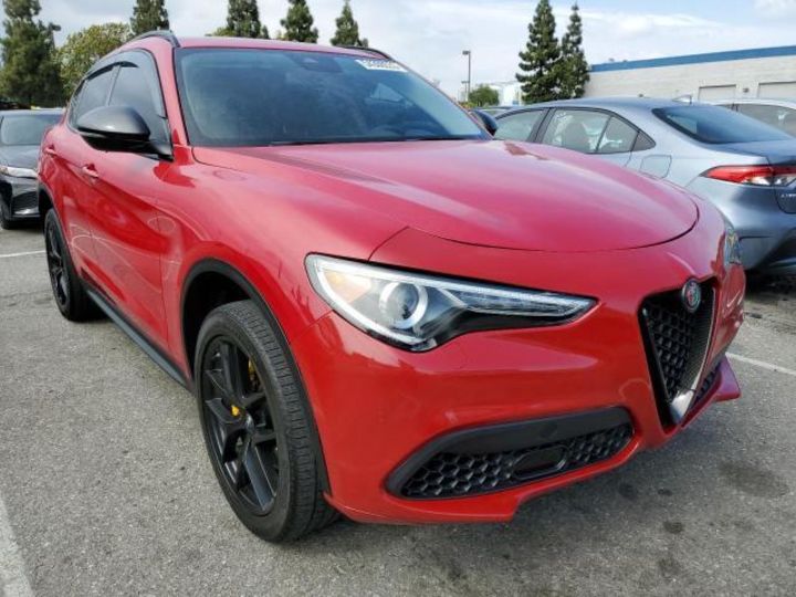 Продам Alfa Romeo Stelvio 2020 года в Киеве