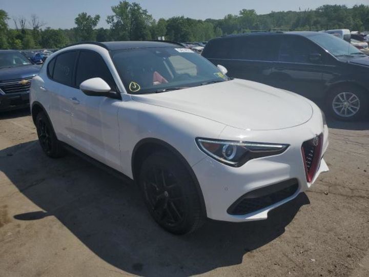 Продам Alfa Romeo Stelvio  SPORT 2018 года в г. Коростень, Житомирская область