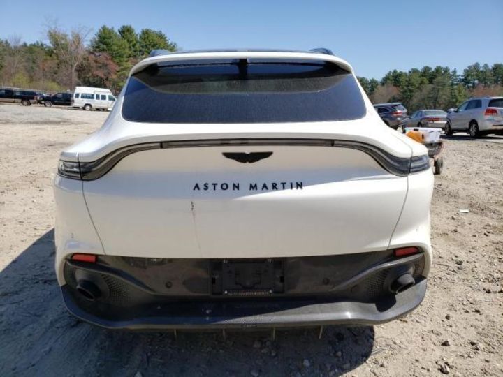 Продам Aston Martin V8 Vantage DBX 2021 года в Киеве