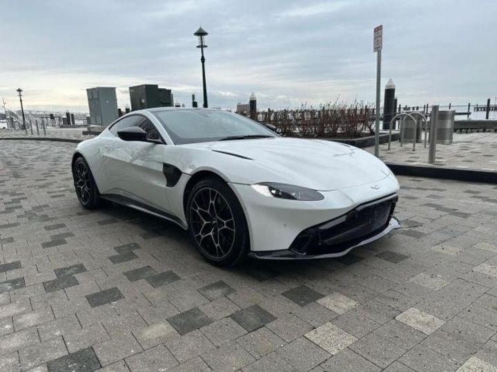 Продам Aston Martin Vantage 2021 года в Киеве