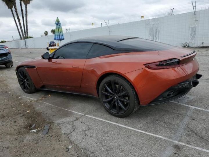 Продам Aston Martin Volante DB11 2018 года в Киеве