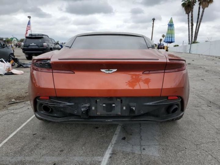 Продам Aston Martin Volante DB11 2018 года в Киеве