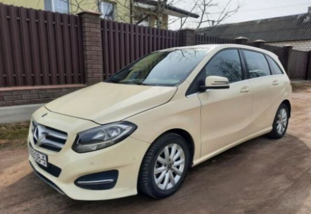 Продам Mercedes-Benz A 180 2018 года в Киеве