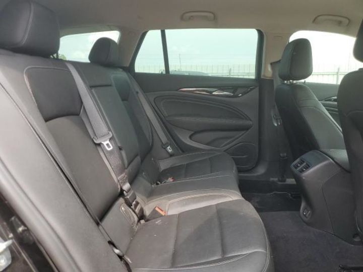 Продам Buick Regal TOURX ESSENCE 2018 года в г. Вижница, Черновицкая область