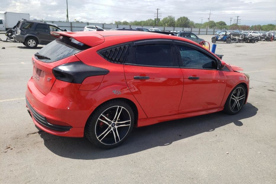 Продам Ford Focus ST 2016 года в Киеве