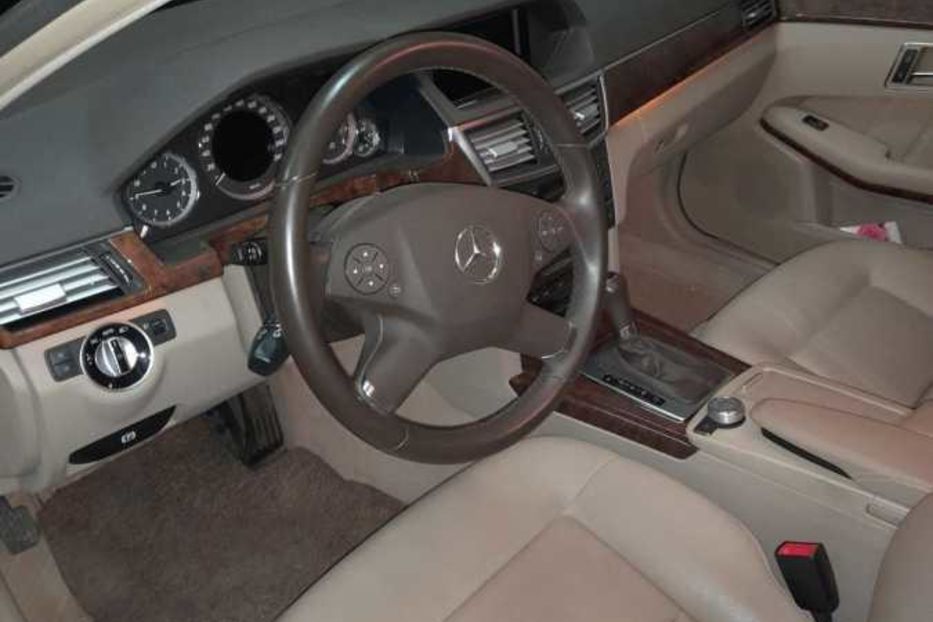 Продам Mercedes-Benz 200 E200 2012 года в Киеве