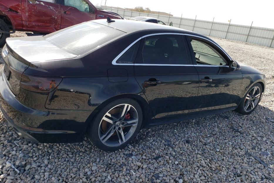 Продам Audi A4 Premium Plus  2018 года в Киеве