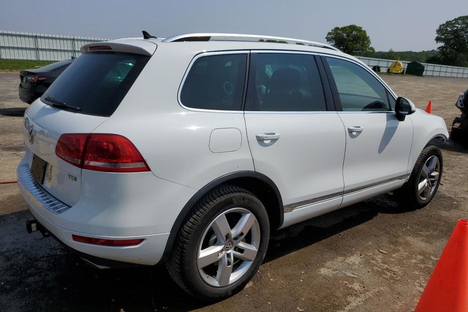 Продам Volkswagen Touareg TDI 2014 года в Киеве