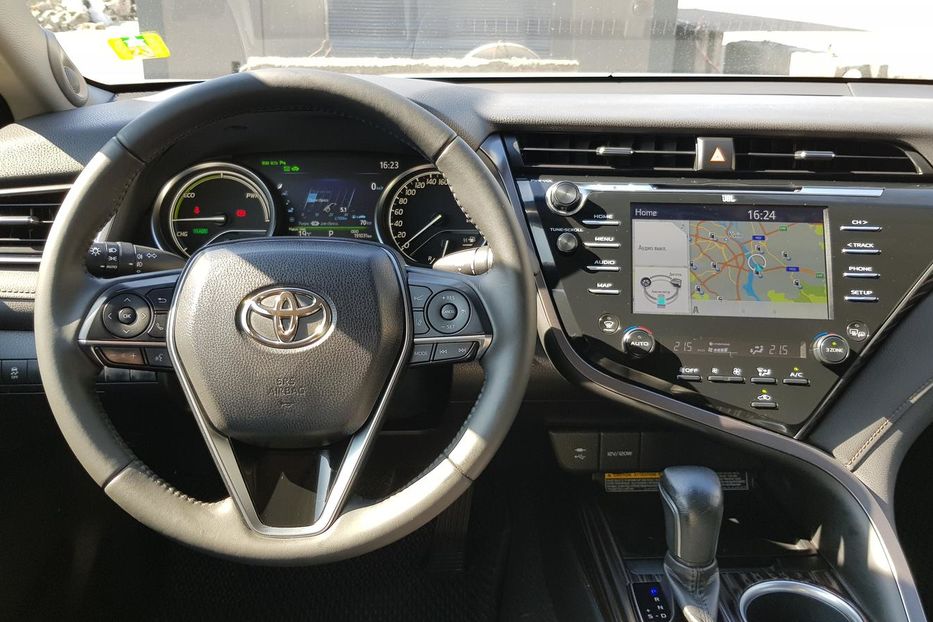 Продам Toyota Camry 2.5 L4 HYBRID (XV70, VIII) 2019 года в Киеве