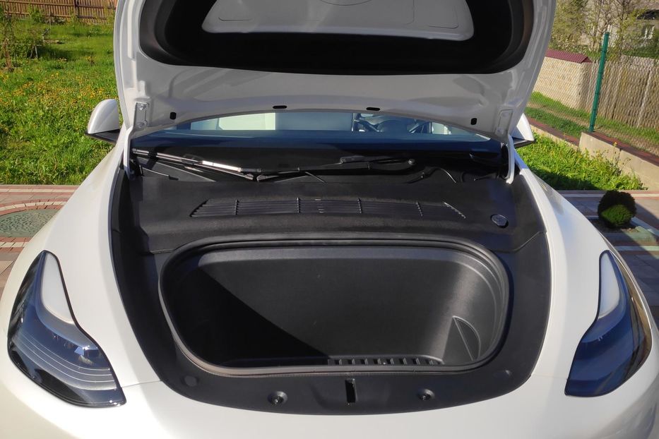 Продам Tesla Model Y Tesla Model Y Long Range AWD 2020 года в г. Долина, Ивано-Франковская область
