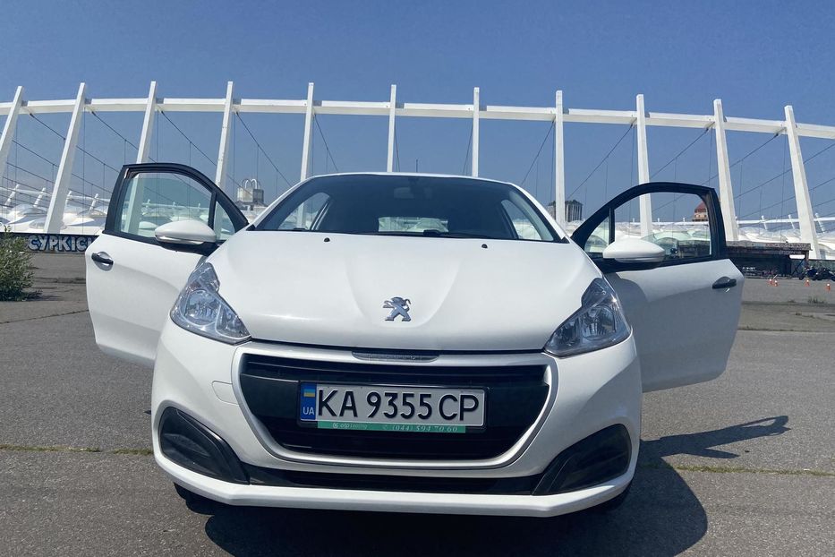 Продам Peugeot 208 2016 года в Киеве