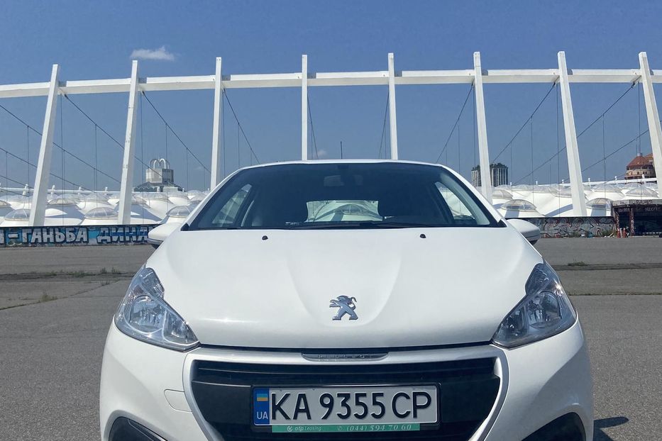 Продам Peugeot 208 2016 года в Киеве