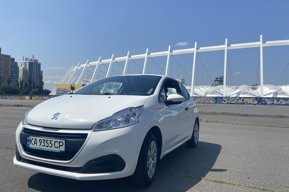 Продам Peugeot 208 2016 года в Киеве