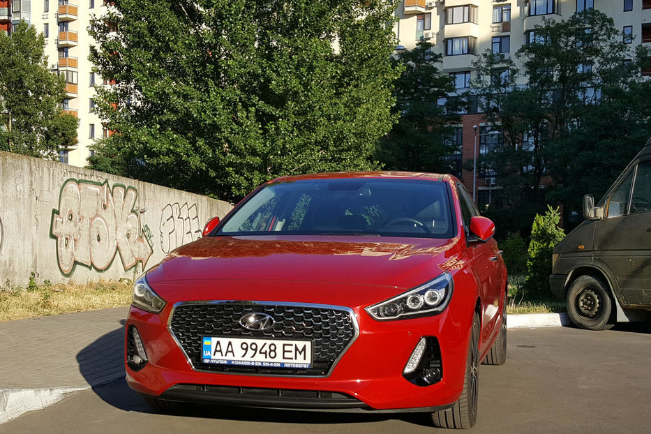 Продам Hyundai i30  1.6 AT Premium 2017 года в Киеве