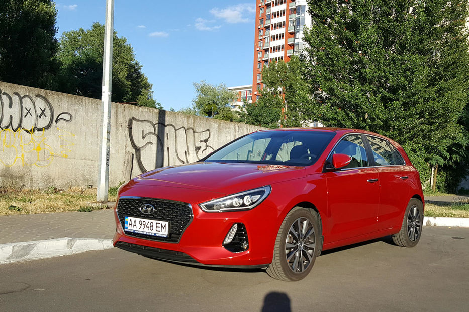 Продам Hyundai i30  1.6 AT Premium 2017 года в Киеве