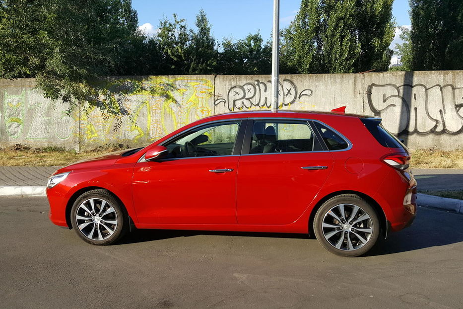 Продам Hyundai i30  1.6 AT Premium 2017 года в Киеве