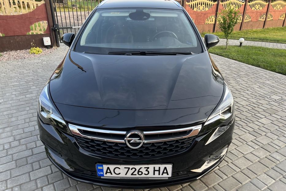Продам Opel Astra K 2018 года в Луцке