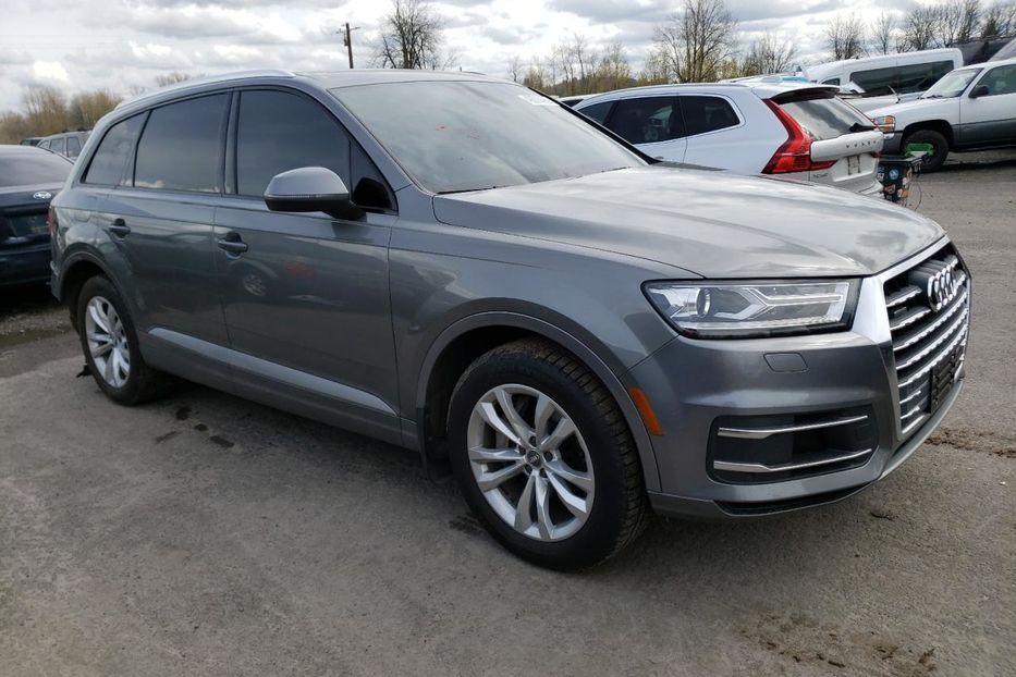 Продам Audi Q7 Premium  2017 года в Киеве