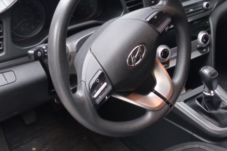Продам Hyundai Elantra 2019 года в Киеве