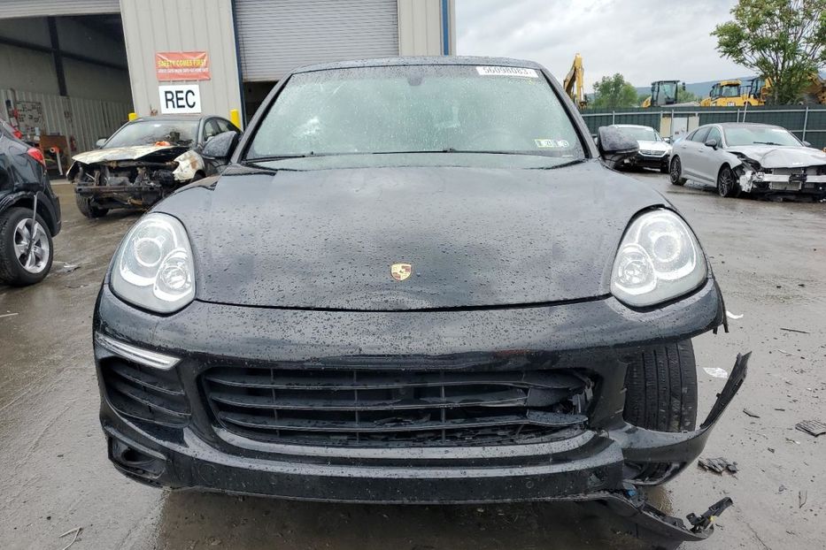 Продам Porsche Cayenne 2016 года в Луцке