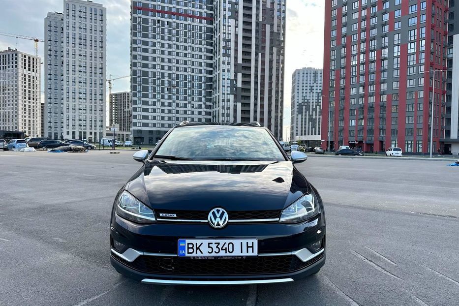 Продам Volkswagen Golf VII ALLTRACK 2018 года в Виннице