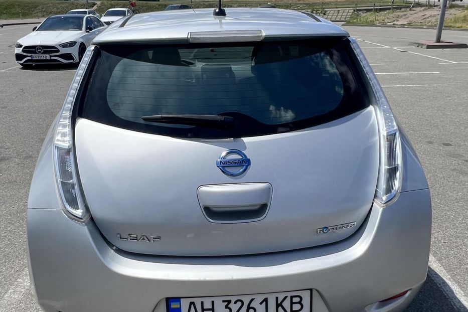 Продам Nissan Leaf 2013 года в Киеве