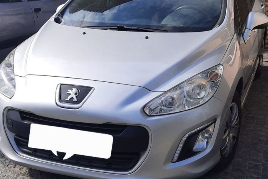 Продам Peugeot 308 2013 года в Киеве