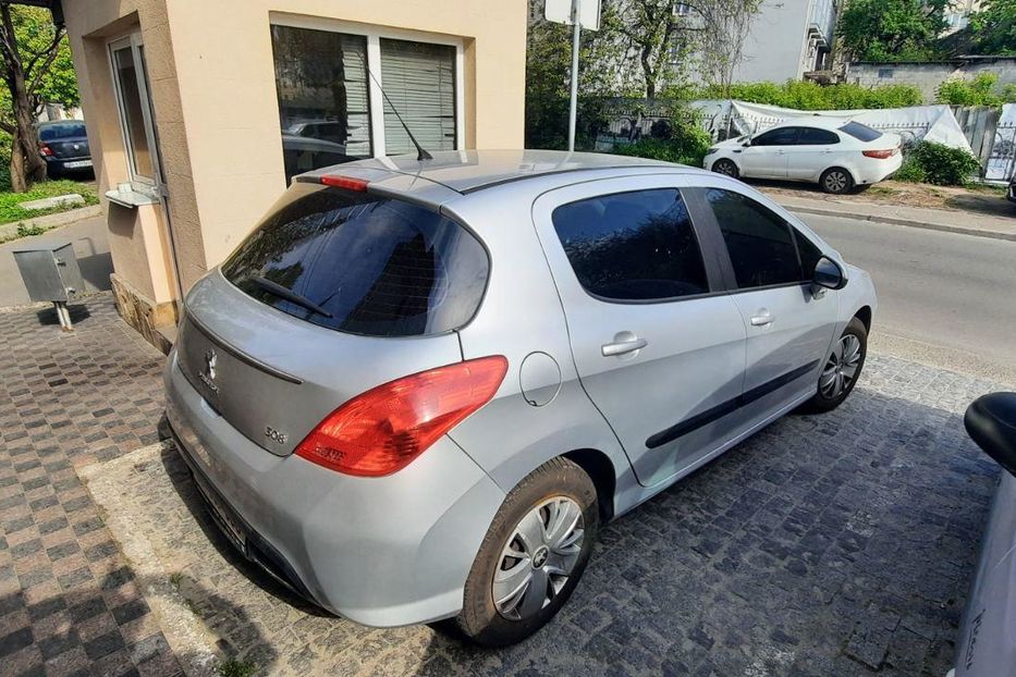 Продам Peugeot 308 2013 года в Киеве