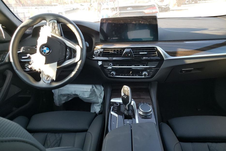 Продам BMW 530 2021 года в Киеве