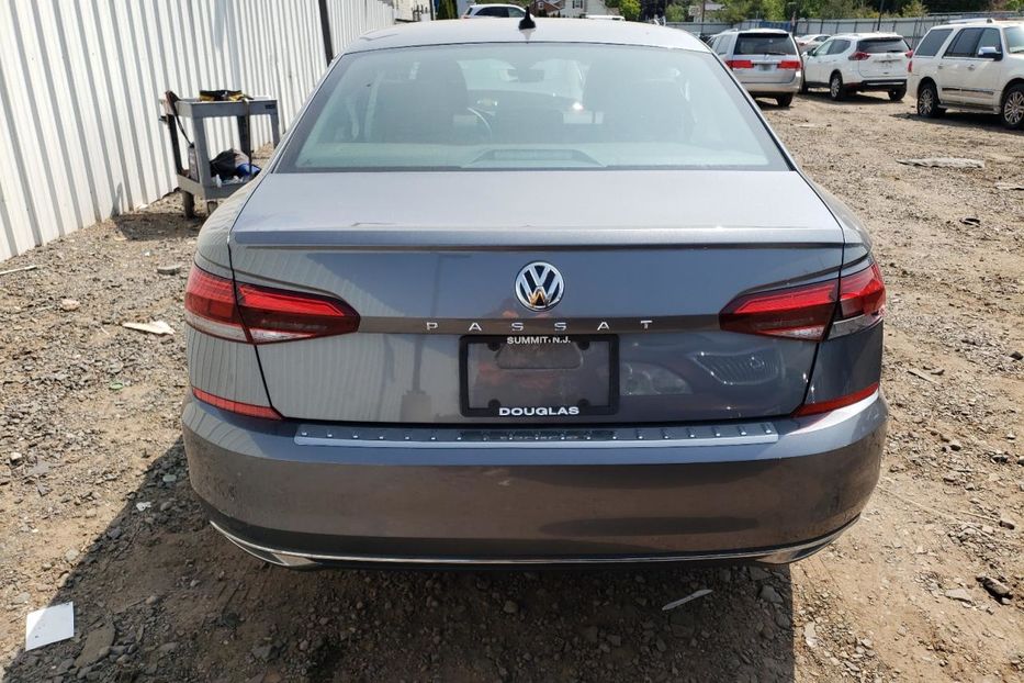 Продам Volkswagen Passat B8 2021 года в Киеве