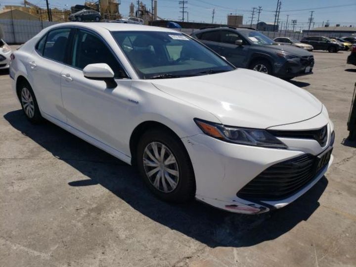 Продам Toyota Camry 2020 года в Киеве