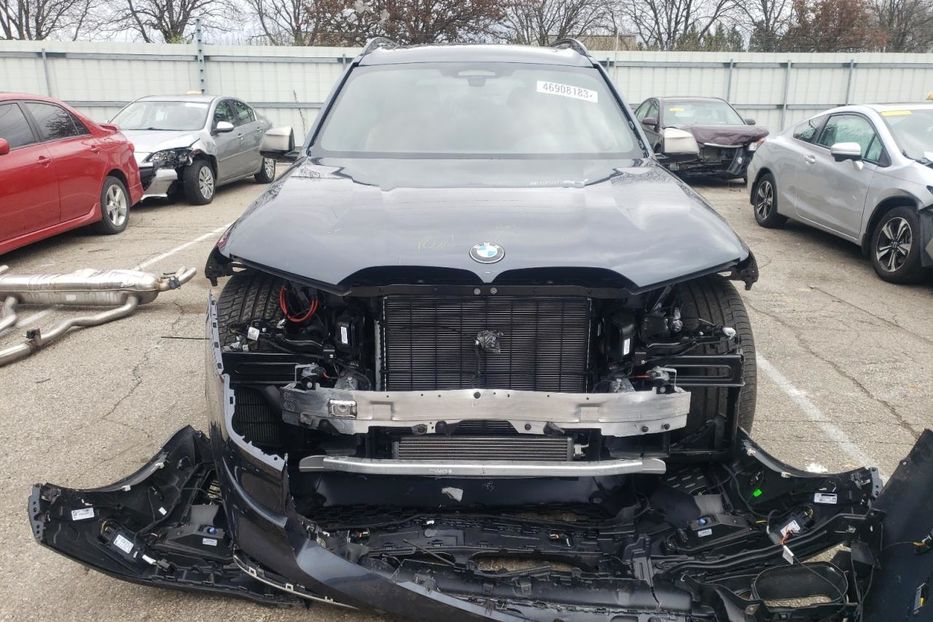 Продам BMW X7 2022 года в Киеве