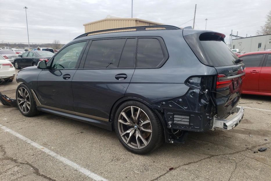 Продам BMW X7 2022 года в Киеве