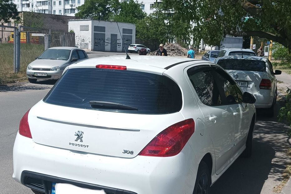 Продам Peugeot 308 2013 года в Киеве