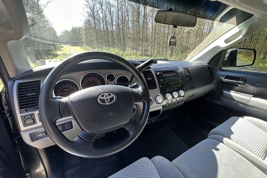 Продам Toyota Tundra 2013 года в Киеве